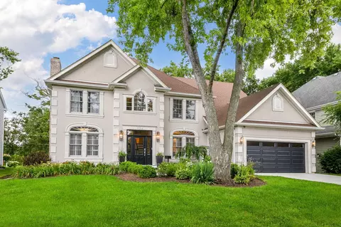924 Waverly Rd, Glen Ellyn, IL 60137