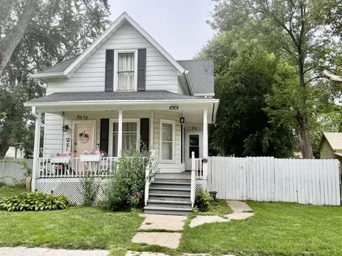 211 W Marshall St, Belvidere, IL 61008