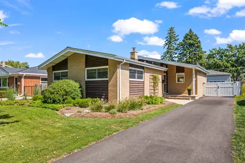 425 S Dryden Pl, Arlington Heights, IL 60005