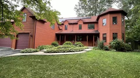 1535 N Elm St, Palatine, IL 60067