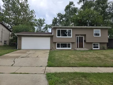 423 Walnut Dr, Streamwood, IL 60107