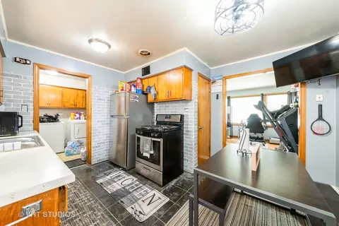 Kitchen - 5813 Superior St, Berkeley, IL 60163 photo 2 of 4