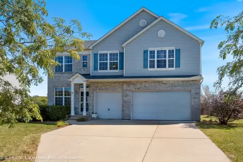 246 Prairie Ridge Dr, Minooka, IL 60447