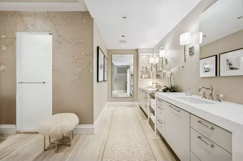 Bath - 180 E Pearson St #5603, Chicago, IL 60611 photo 2 of 8
