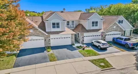 311 Katrina Ln, Algonquin, IL 60102