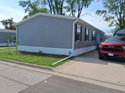 333 Avenue F Ave, Bloomington, IL 61704