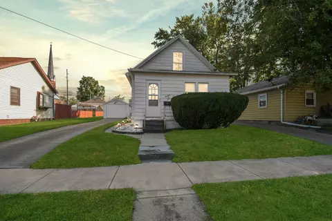 1304 W Chestnut St, Bloomington, IL 61701