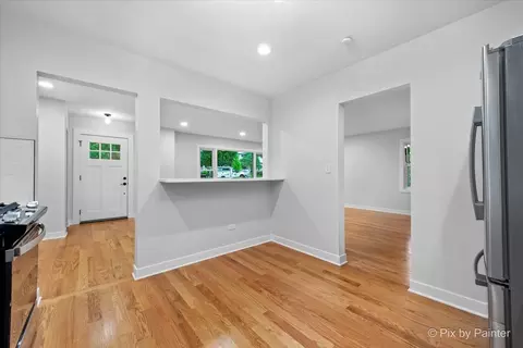 Entry Way - 918 Delles Rd, Wheaton, IL 60189 photo 1 of 1