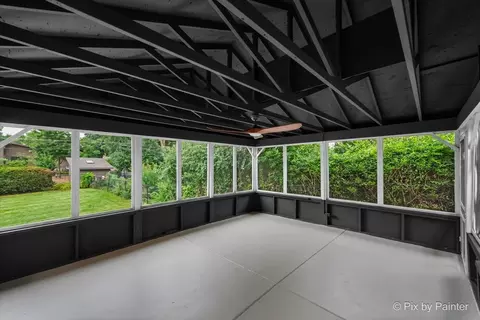 Exterior - 918 Delles Rd, Wheaton, IL 60189 photo 4 of 10