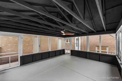 Exterior - 918 Delles Rd, Wheaton, IL 60189 photo 3 of 10