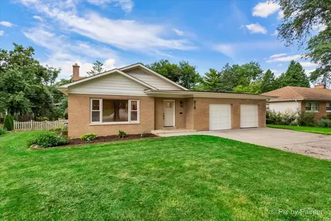 918 Delles Rd, Wheaton, IL 60189