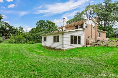 Exterior - 918 Delles Rd, Wheaton, IL 60189 photo 7 of 10
