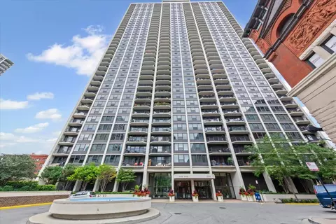 1560 N Sandburg Ter #2409J, Chicago, IL 60610