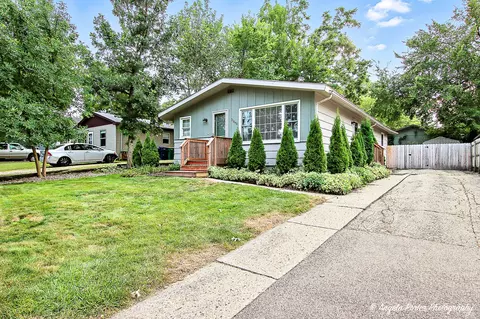 33648 N Oakland Dr, Gages Lake, IL 60030