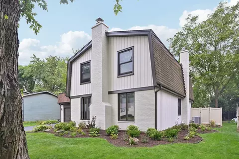 Exterior - 1633 Redpoll Ct, Naperville, IL 60565 photo 3 of 6