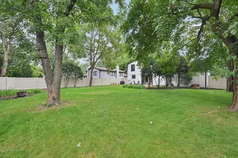 Exterior - 1633 Redpoll Ct, Naperville, IL 60565 photo 5 of 6