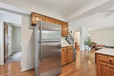 Kitchen - 1633 Redpoll Ct, Naperville, IL 60565 photo 4 of 4