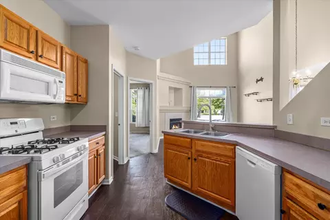Kitchen - 545 Pinebrook Dr, Bolingbrook, IL 60490 photo 3 of 3