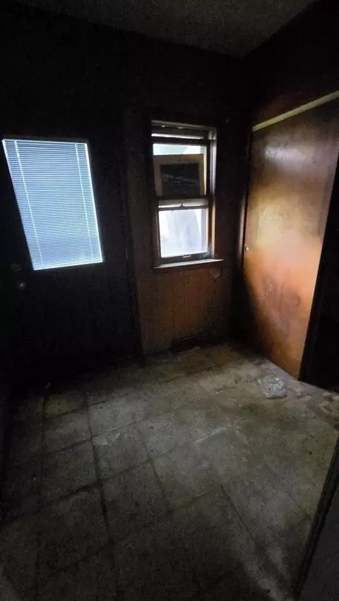 Entry Way - Undisclosed, Chicago, IL 60633 photo 1 of 1
