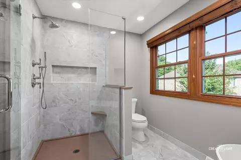 Bath - 1423 Meander Dr, Naperville, IL 60565 photo 3 of 4