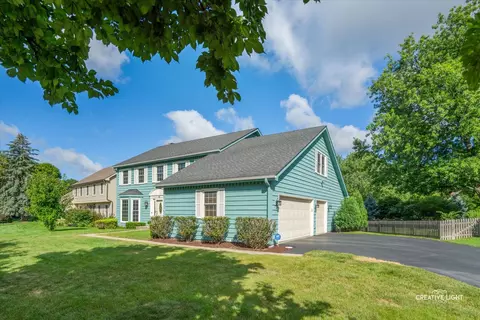 Exterior - 1423 Meander Dr, Naperville, IL 60565 photo 1 of 9