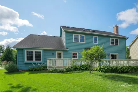 Exterior - 1423 Meander Dr, Naperville, IL 60565 photo 5 of 9