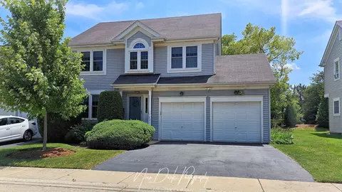 702 Derby Crse, Saint Charles, IL 60174