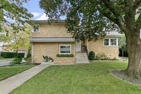 1855 Ridgeland Ave, Berwyn, IL 60402