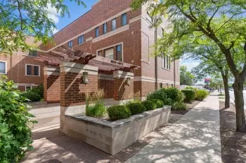6531 N Lincoln Ave #6, Lincolnwood, IL 60712