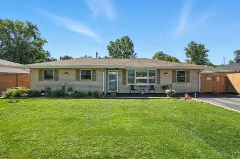 451 W Elms Court Ln, Crete, IL 60417