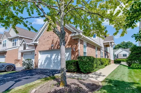 Exterior - 101 Bay Dr, Itasca, IL 60143 photo 2 of 4