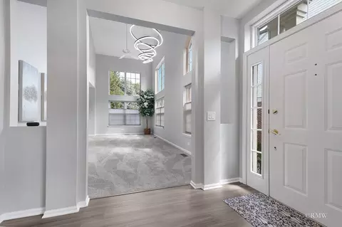 Entry Way - 101 Bay Dr, Itasca, IL 60143 photo 1 of 1