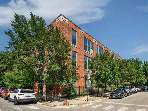 2650 W Belden Ave #207, Chicago, IL 60647