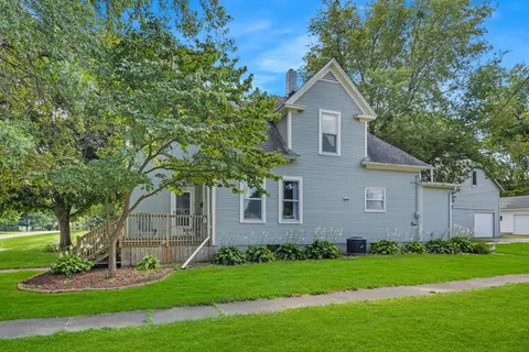 208 N East St, Lexington, IL 61753