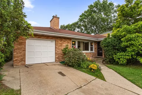 6433 N Trumbull Ave, Lincolnwood, IL 60712