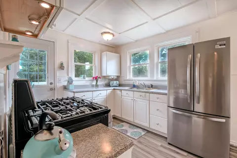 Kitchen - 207 E Custer St, Lemont, IL 60439 photo 1 of 3