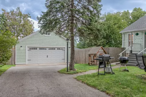 Exterior - 207 E Custer St, Lemont, IL 60439 photo 5 of 7