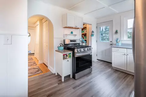 Kitchen - 207 E Custer St, Lemont, IL 60439 photo 3 of 3