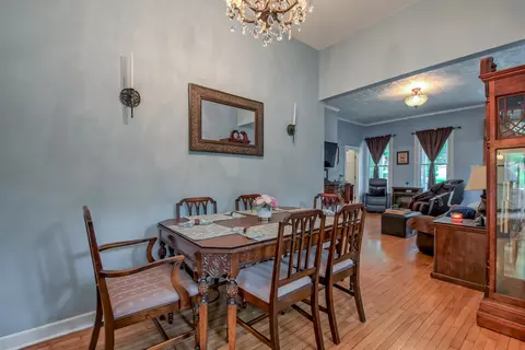 Dining - 207 E Custer St, Lemont, IL 60439 photo 2 of 2