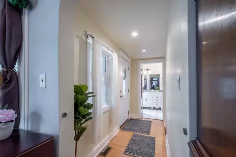 Entry Way - 207 E Custer St, Lemont, IL 60439 photo 1 of 2
