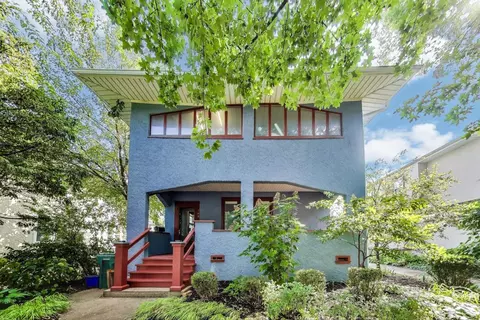 708 Carpenter Ave, Oak Park, IL 60304