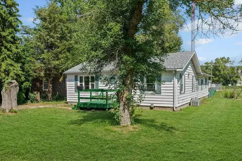 Exterior - 431 E Chestnut St, Paxton, IL 60957 photo 1 of 5