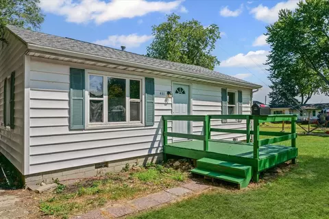 Exterior - 431 E Chestnut St, Paxton, IL 60957 photo 2 of 5