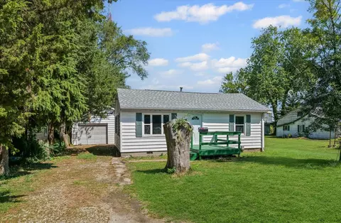 431 E Chestnut St, Paxton, IL 60957