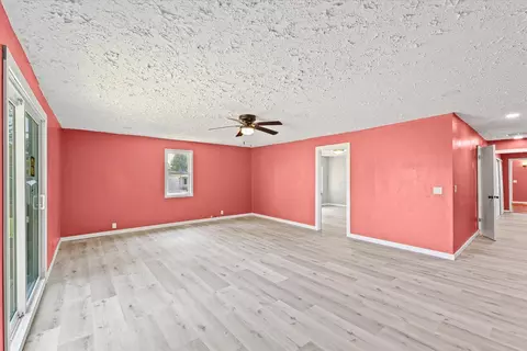 Living - 431 E Chestnut St, Paxton, IL 60957 photo 6 of 7