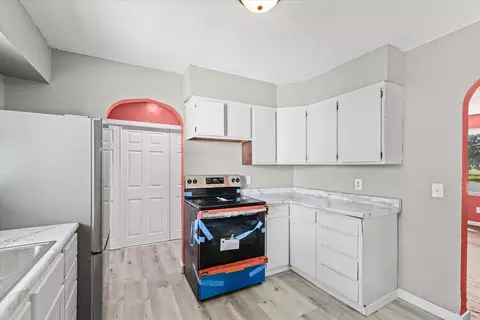 Kitchen - 431 E Chestnut St, Paxton, IL 60957 photo 2 of 2