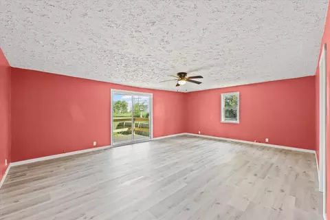 Living - 431 E Chestnut St, Paxton, IL 60957 photo 5 of 7