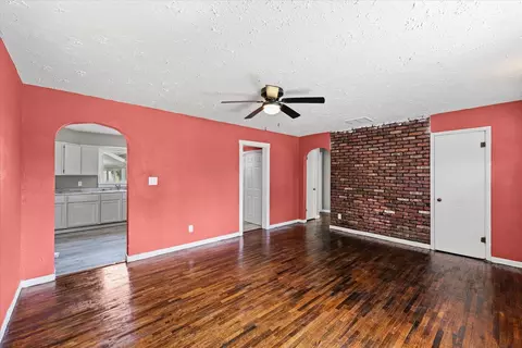 Living - 431 E Chestnut St, Paxton, IL 60957 photo 3 of 7