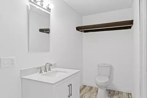 Bath - 431 E Chestnut St, Paxton, IL 60957 photo 1 of 2