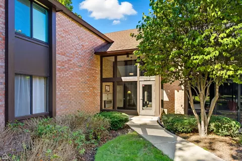 740 Saint Andrews Ln #22, Crystal Lake, IL 60014